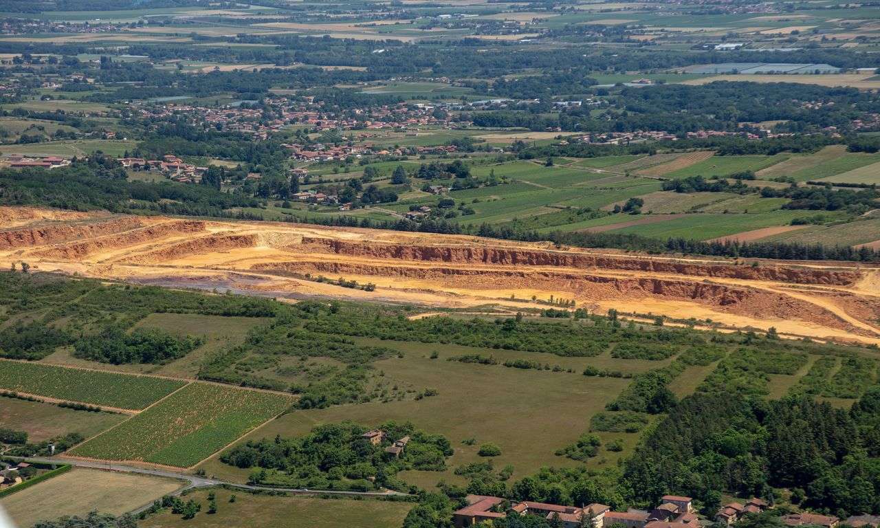   Enquête publique portant sur le RENOUVELLEMENT D'AUTORISATION D'EXPLOITER LA CARRIÈRE LAFARGE BELMONT D'AZERGUES